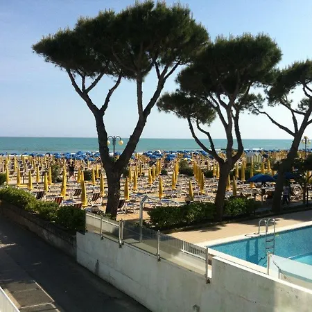 Condominio La Piramide Da Colla Apartment Lido di Jesolo
